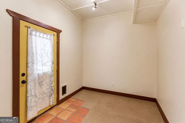 6893 Lakeside Place, Gainesville, GA 30506