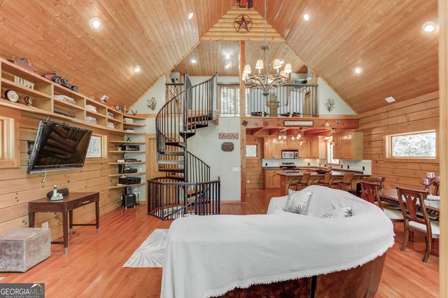 6893 Lakeside Place, Gainesville, GA 30506