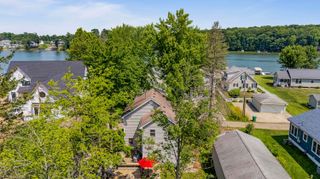 62560 Gilmore Avenue, Keeler Twp, MI 49047