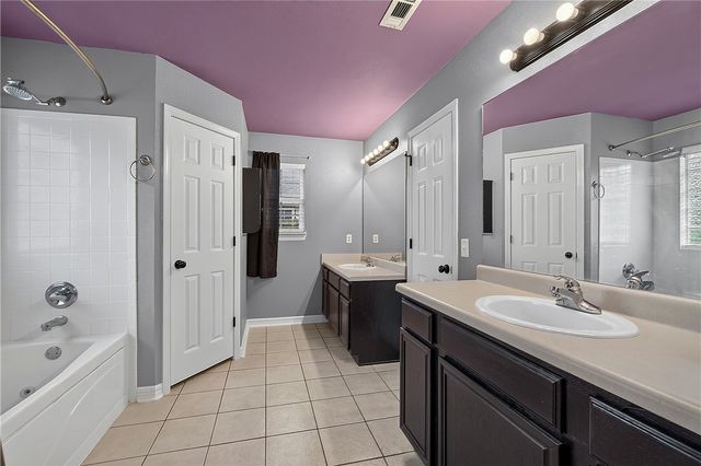20752 Hillcrest Drive, Springdale, AR 72764
