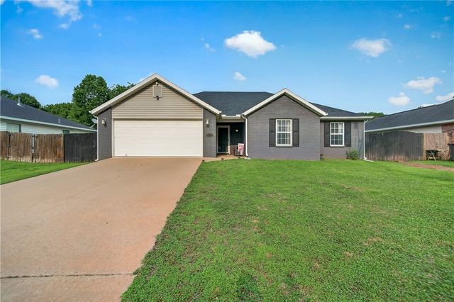 20752 Hillcrest Drive, Springdale, AR 72764