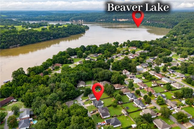 20752 Hillcrest Drive, Springdale, AR 72764
