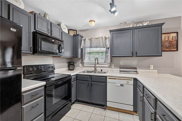 20752 Hillcrest Drive, Springdale, AR 72764