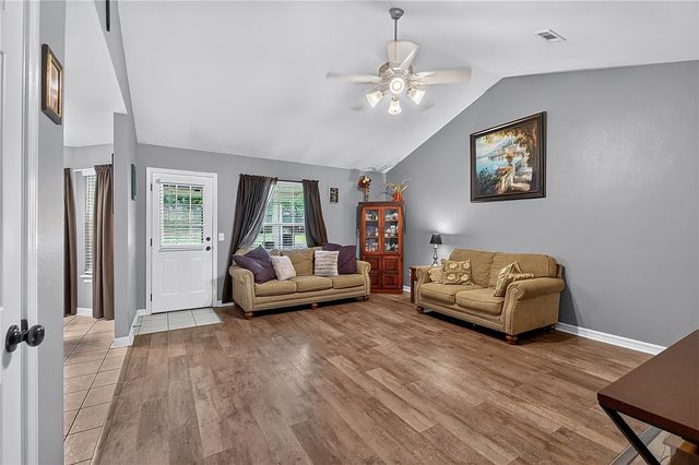 20752 Hillcrest Drive, Springdale, AR 72764