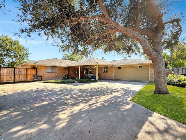 6421 Oak Brook, Corpus Christi, TX 78413