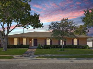 6421 Oak Brook, Corpus Christi, TX 78413
