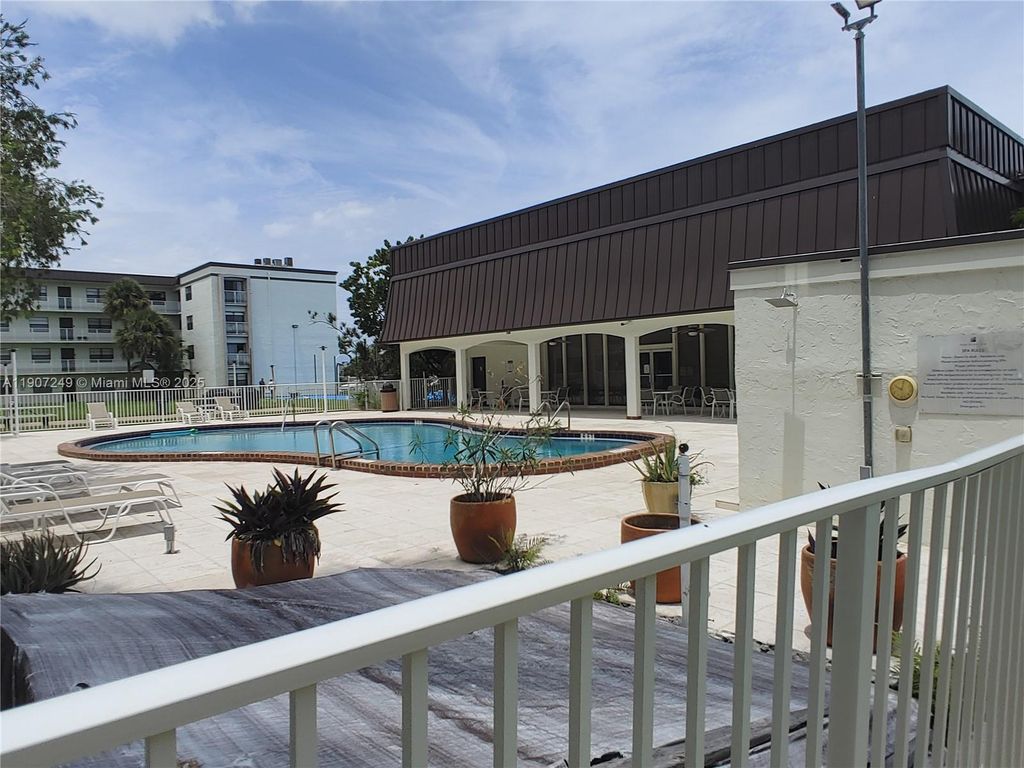 500 NE 2nd St 110, Dania Beach, FL 33004