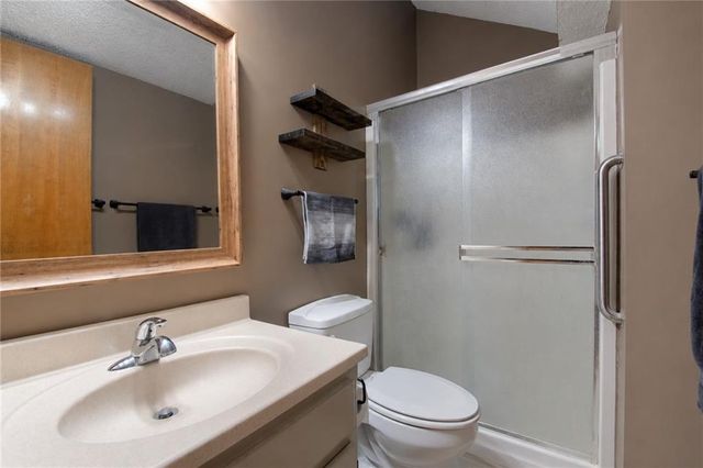 11216 N Donnelly Avenue, Kansas City, MO 64157