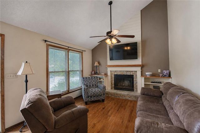 11216 N Donnelly Avenue, Kansas City, MO 64157