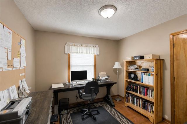 11216 N Donnelly Avenue, Kansas City, MO 64157