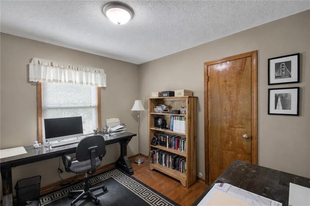 11216 N Donnelly Avenue, Kansas City, MO 64157