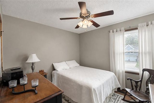 11216 N Donnelly Avenue, Kansas City, MO 64157