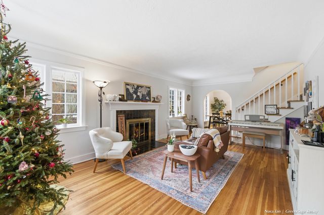 616 Rosewood Avenue Se, East Grand Rapids, MI 49506