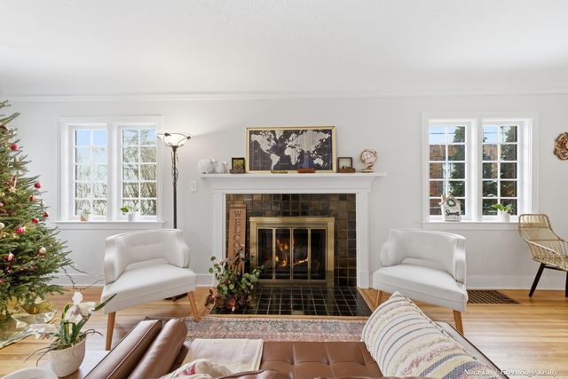 616 Rosewood Avenue Se, East Grand Rapids, MI 49506