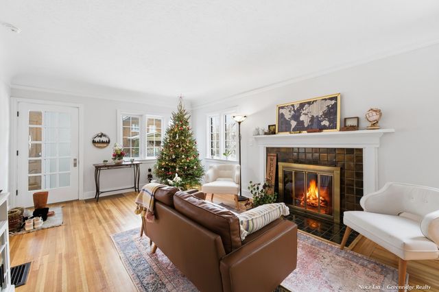 616 Rosewood Avenue Se, East Grand Rapids, MI 49506