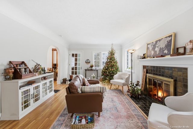 616 Rosewood Avenue Se, East Grand Rapids, MI 49506