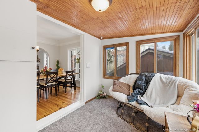 616 Rosewood Avenue Se, East Grand Rapids, MI 49506