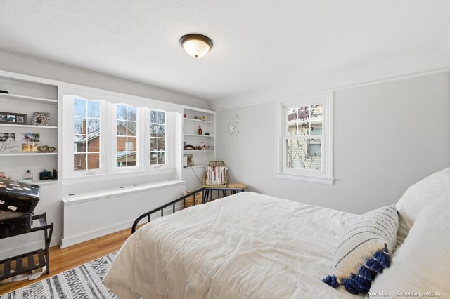 616 Rosewood Avenue Se, East Grand Rapids, MI 49506