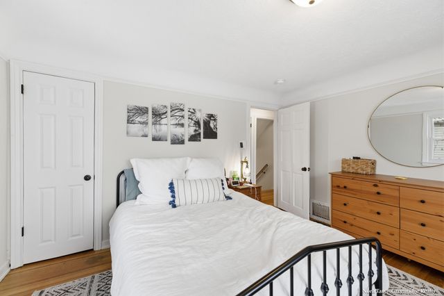 616 Rosewood Avenue Se, East Grand Rapids, MI 49506