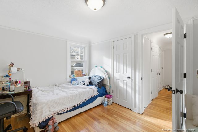 616 Rosewood Avenue Se, East Grand Rapids, MI 49506