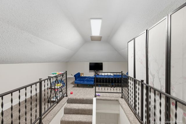 616 Rosewood Avenue Se, East Grand Rapids, MI 49506