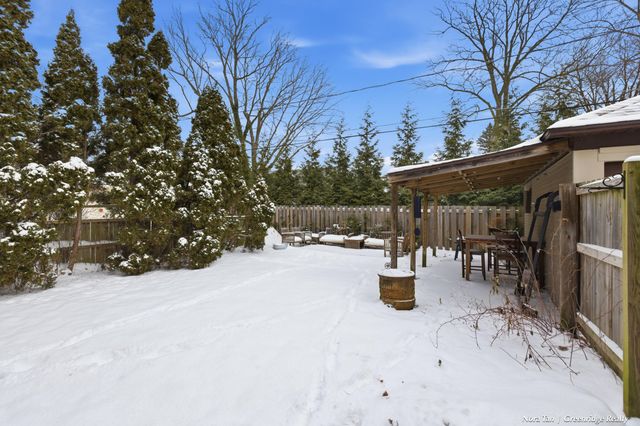 616 Rosewood Avenue Se, East Grand Rapids, MI 49506