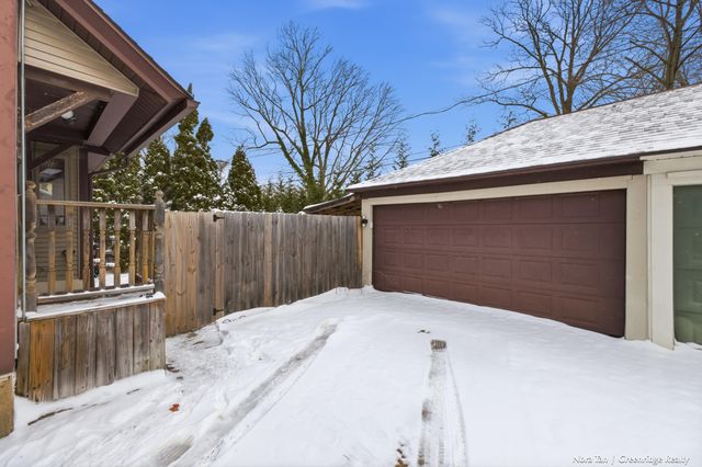 616 Rosewood Avenue Se, East Grand Rapids, MI 49506