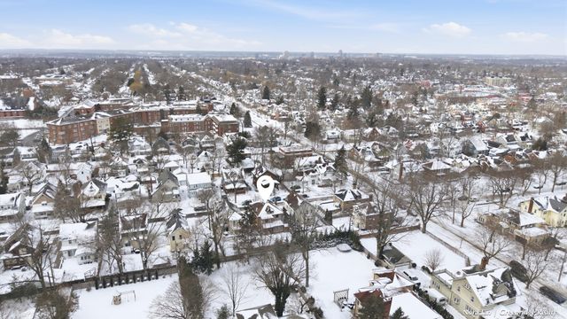 616 Rosewood Avenue Se, East Grand Rapids, MI 49506