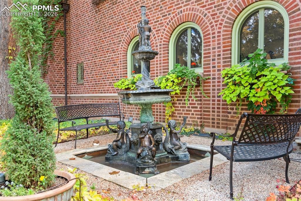 Image 3 of property listing at 15 Elm Avenue, Colorado Springs, CO 80906