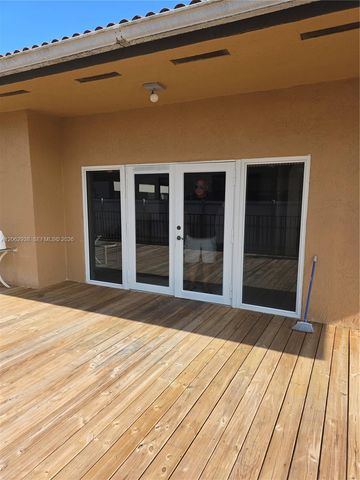 14811 SW 32nd Lane 00, Miami, FL 33185