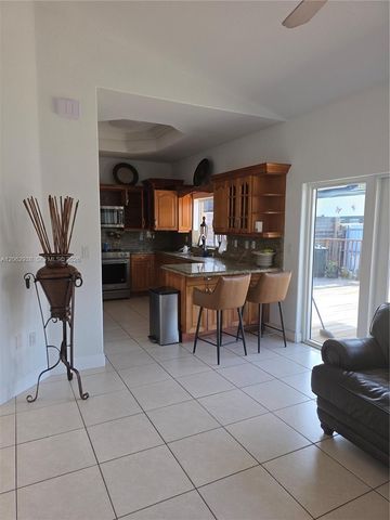 14811 SW 32nd Lane 00, Miami, FL 33185