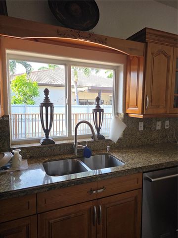 14811 SW 32nd Lane 00, Miami, FL 33185