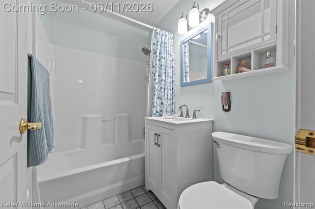 6589 Doyon Drive, Waterford, MI 48327
