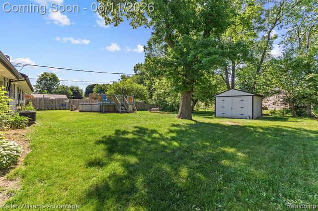 6589 Doyon Drive, Waterford, MI 48327