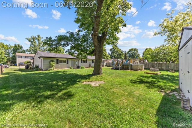 6589 Doyon Drive, Waterford, MI 48327