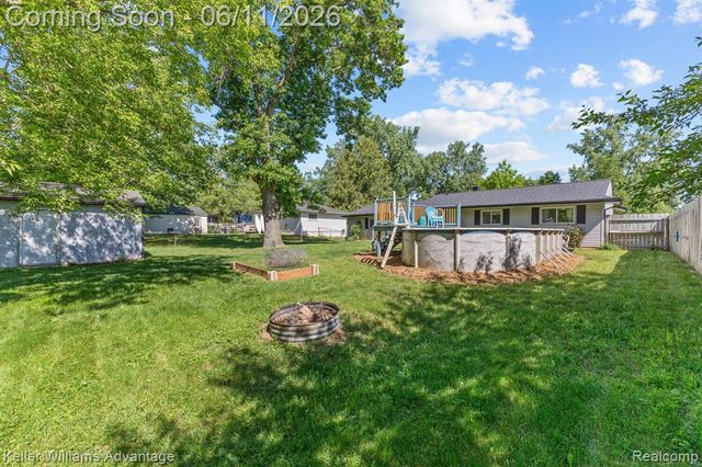 6589 Doyon Drive, Waterford, MI 48327