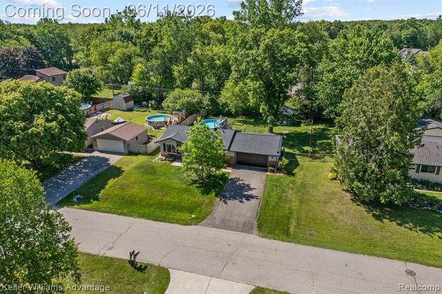 6589 Doyon Drive, Waterford, MI 48327