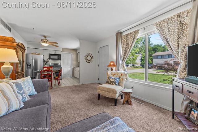 6589 Doyon Drive, Waterford, MI 48327