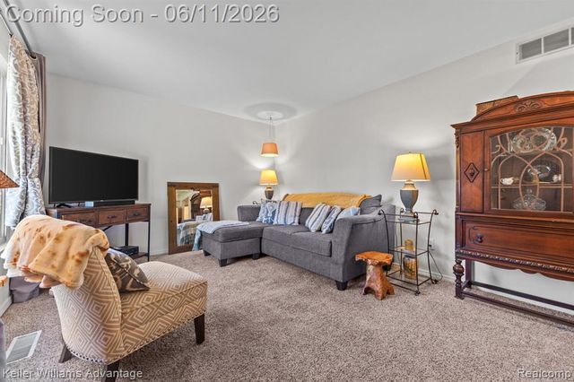 6589 Doyon Drive, Waterford, MI 48327
