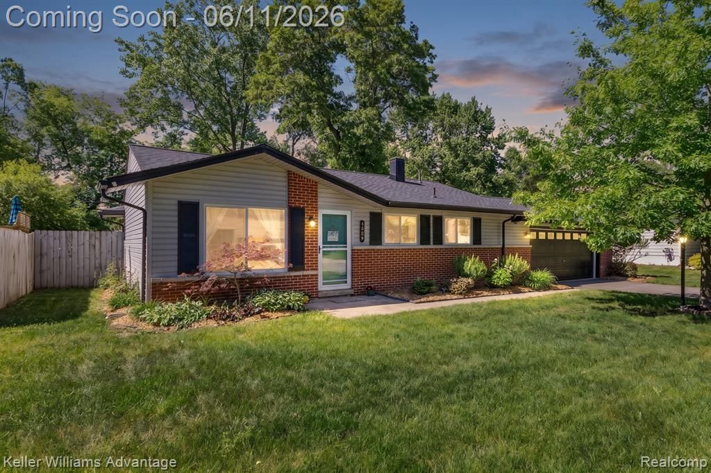 6589 Doyon Drive, Waterford, MI 48327