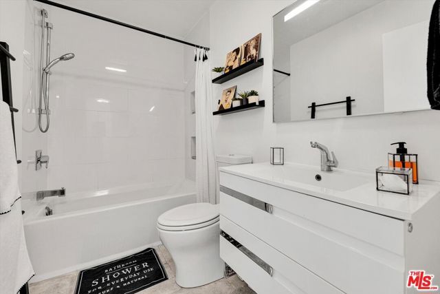 1233 N Laurel Avenue 114, West Hollywood, CA 90046