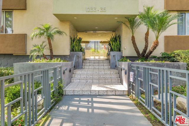 1233 N Laurel Avenue 114, West Hollywood, CA 90046