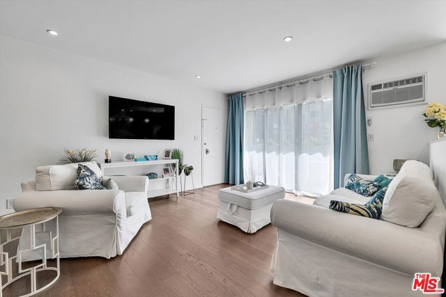 1233 N Laurel Avenue 114, West Hollywood, CA 90046