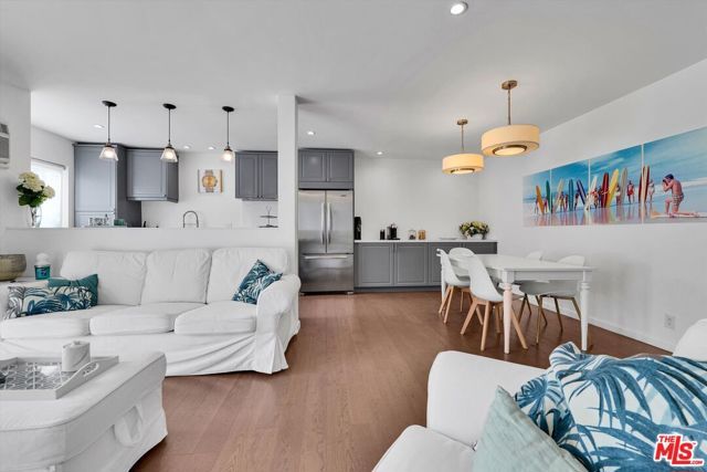 1233 N Laurel Avenue 114, West Hollywood, CA 90046