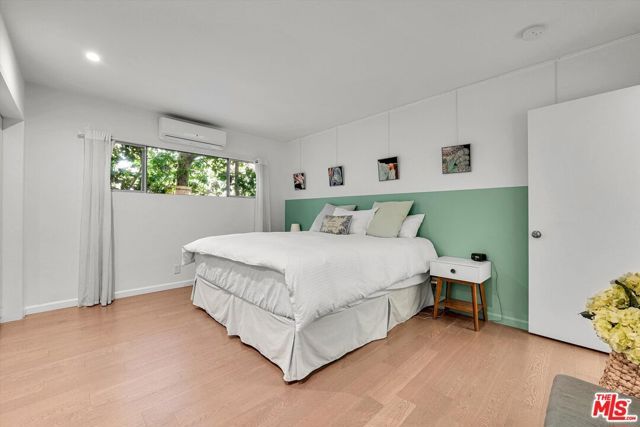 1233 N Laurel Avenue 114, West Hollywood, CA 90046