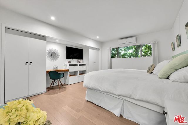 1233 N Laurel Avenue 114, West Hollywood, CA 90046