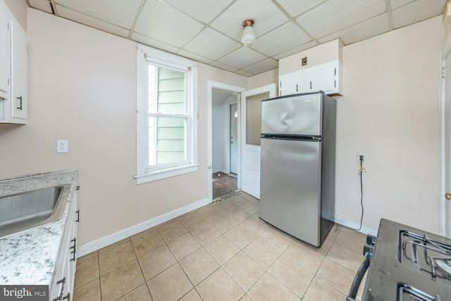 16 MANTUA RD, Mount Royal, NJ 08061