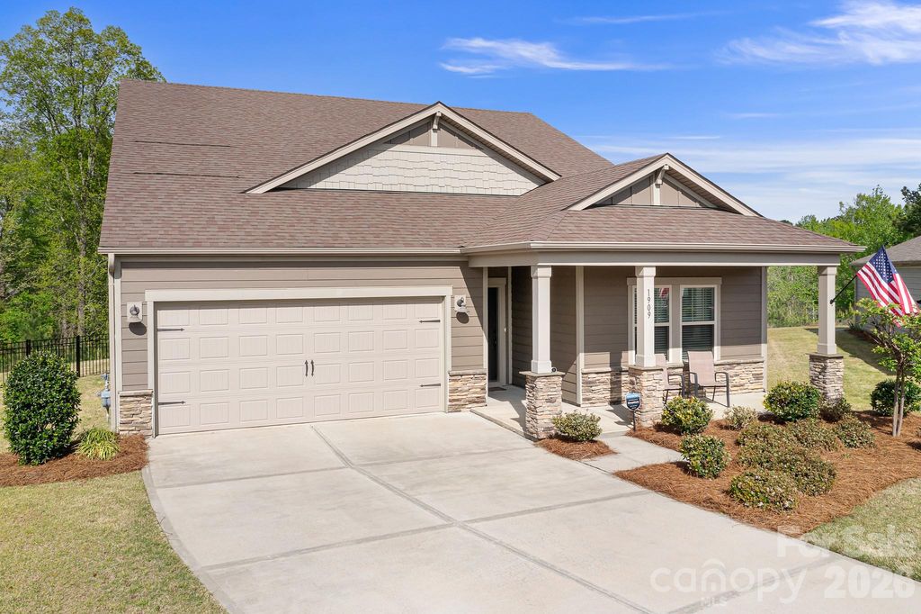 1909 Lotus Lane, Denver, NC 28037