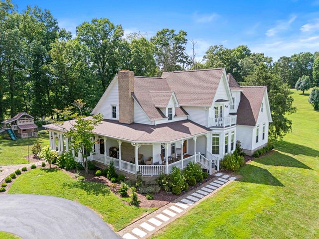 1055 Maple Grove School Road, London, KY 40744