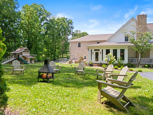 1055 Maple Grove School Road, London, KY 40744